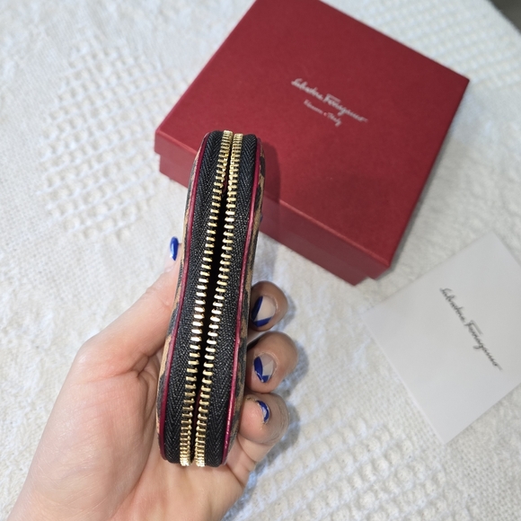 RARE Like New Salvatore Ferragamo Gancini Animal Print Leather Coin Purse - Picture 4 of 10